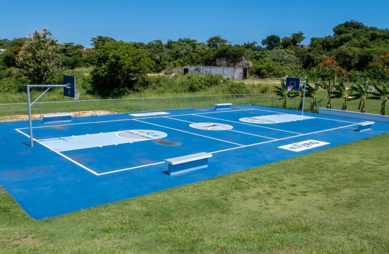 Parador El Faro Aguadilla Bagian luar foto
