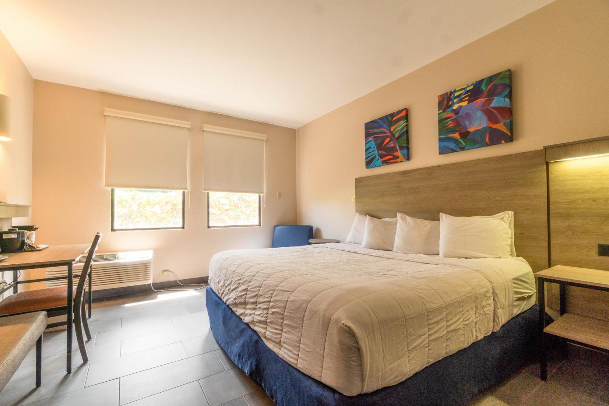Parador El Faro Aguadilla Bagian luar foto