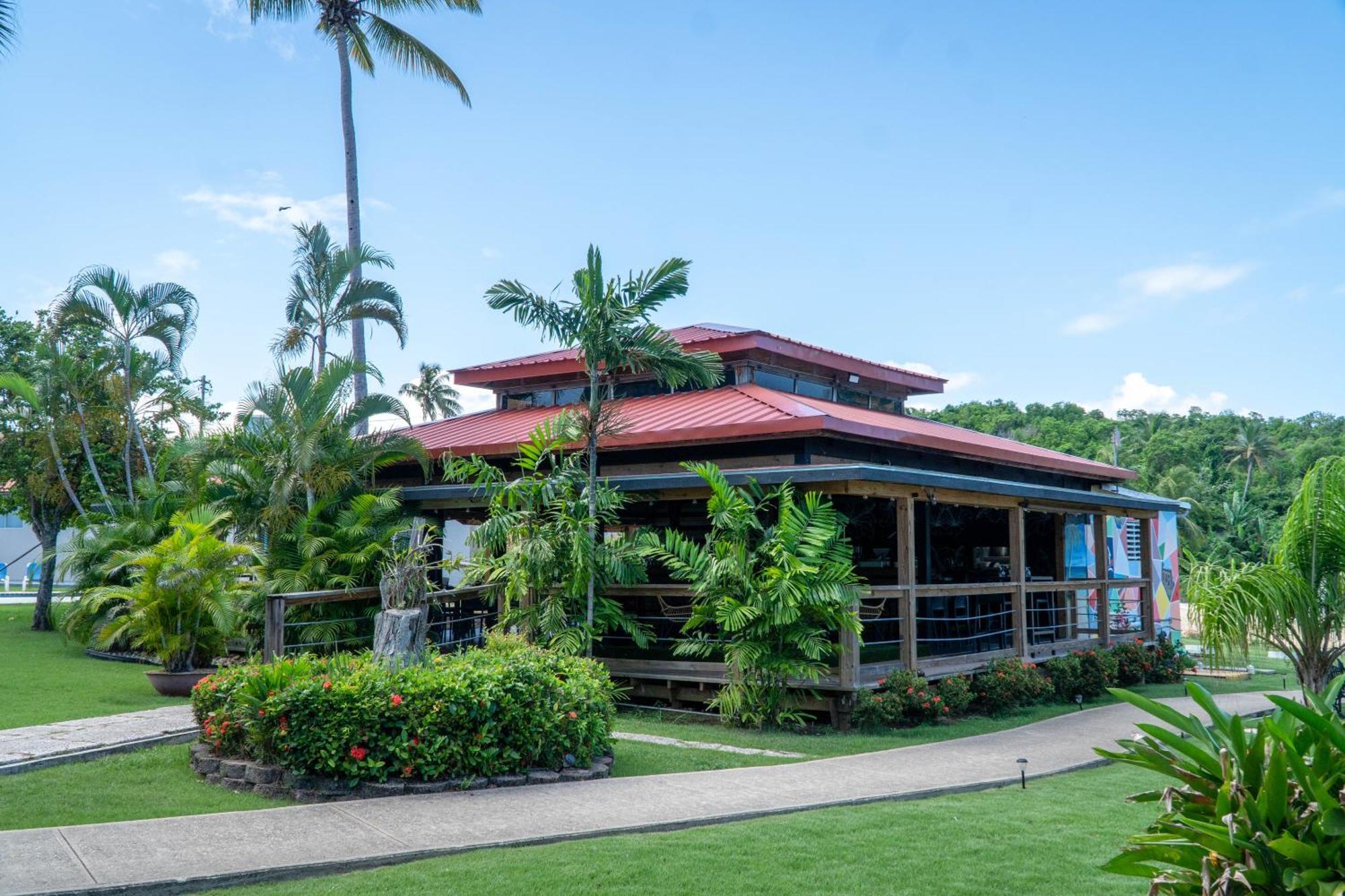 Parador El Faro Aguadilla Bagian luar foto